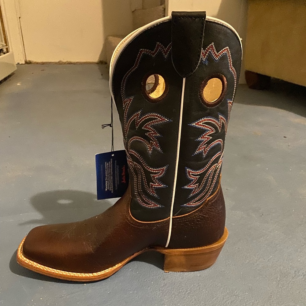 Tony Lama boots, never worn before, still have tag